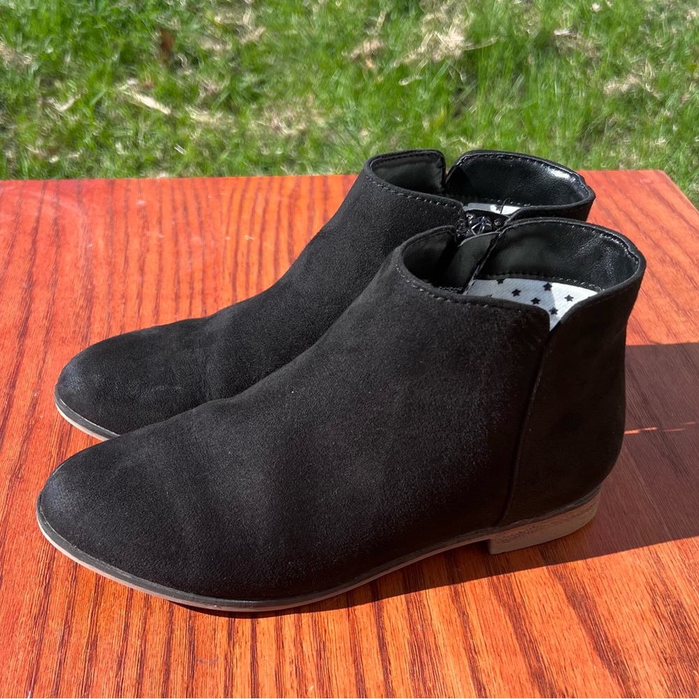Cat & Jack Booties - Zipper sides for easy on and off - Non-Marking